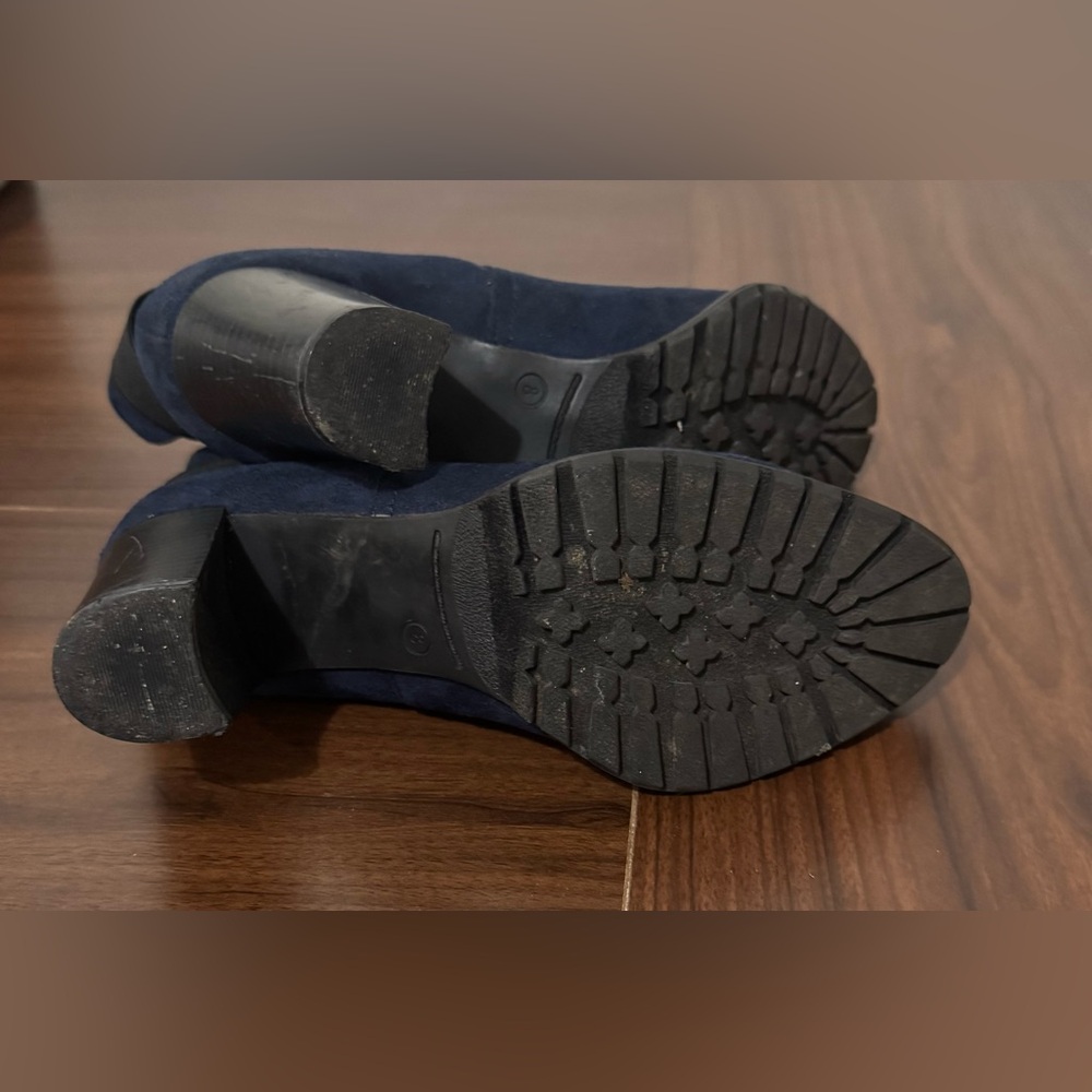 Navy Blue Suede 3 in High Heel Boot, Attention size 8 with elastic bands & stud - Picture 5 of 6